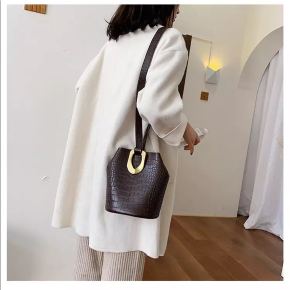 Aubrey Croc Embossed Shoulder/Crossbody Bag - Picture 6 of 8